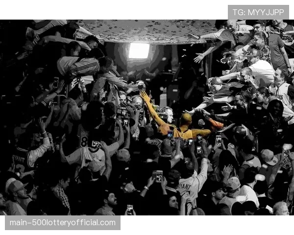 泪洒赛场：老将夸利亚雷拉在可能的主场最后一战后动情谢幕